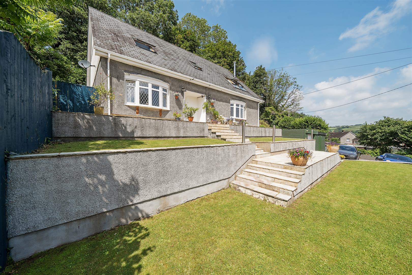 Yr Allt, Llangennech, Llanelli, SA14 8YU